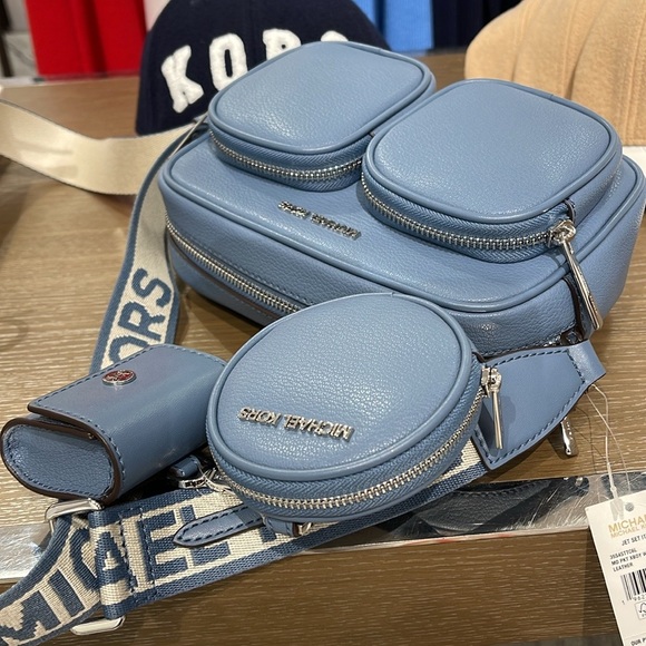 Michael Kors Jet Set Md Leather Crossbody Bag with Case for Apple Airpods Pro® - Picture 2 of 16